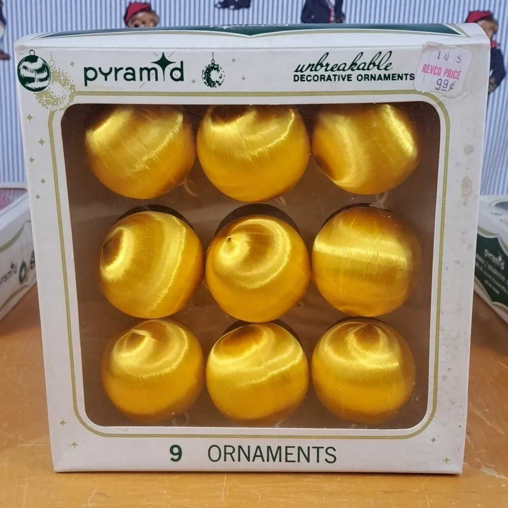 27 Vintage Pyramid Satin-Sheen unbreakable decorative ornaments red/gold/blue